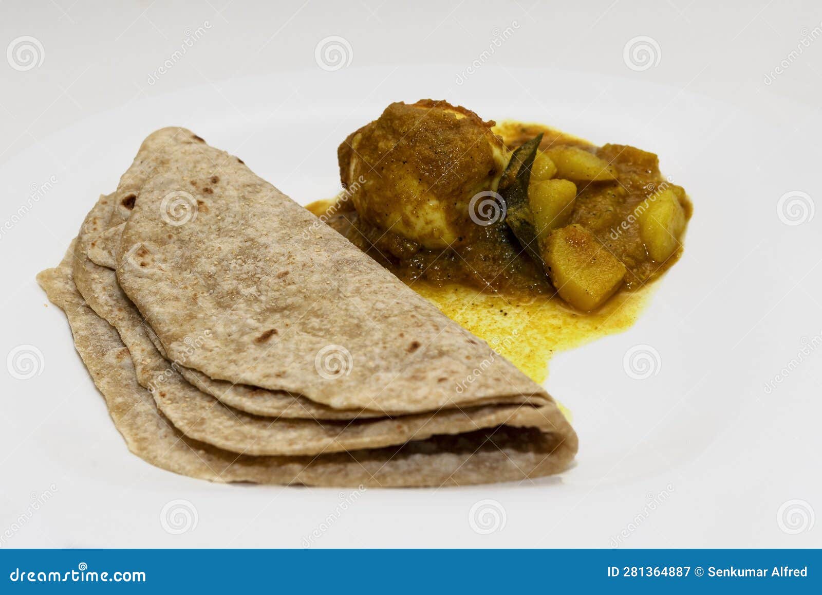 Premium Photo | Indian chapati or fulka or gehu roti with wheat grains in  background. it's a healthy fibre rich traditional north or south indian  food, selective focus