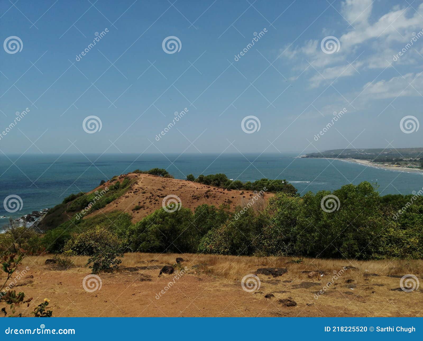 chapora viewpoint blue sea and morjim beach view