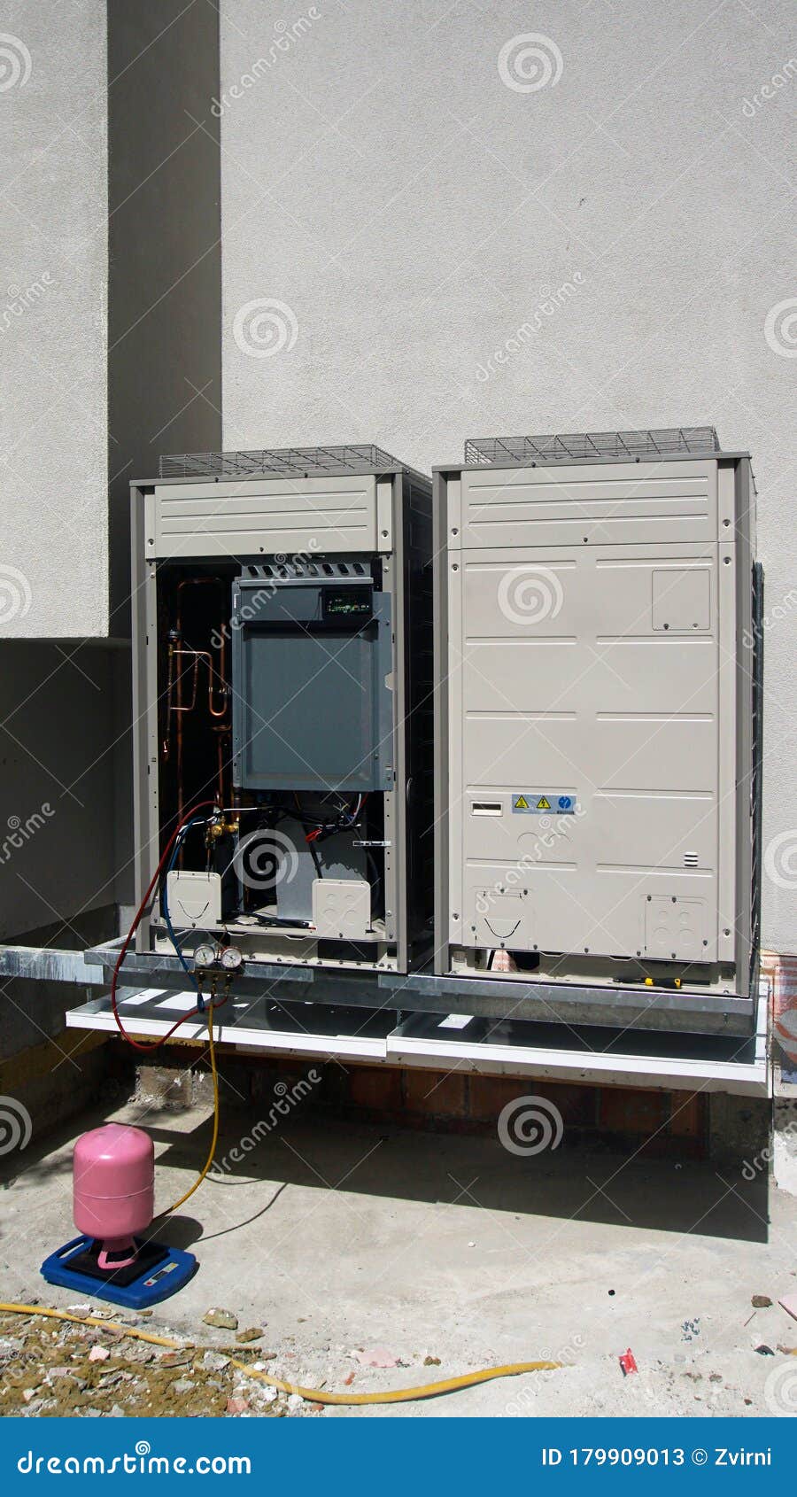 Charging HVAC system stock image. Image of refrigerant 179909013