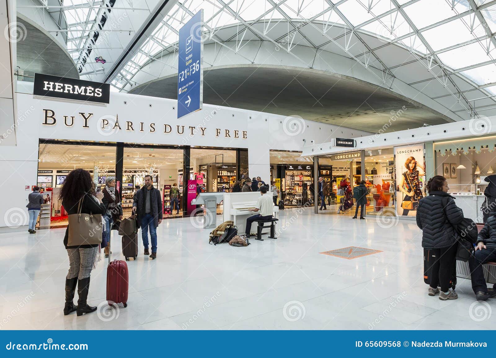 longchamp charles de gaulle airport