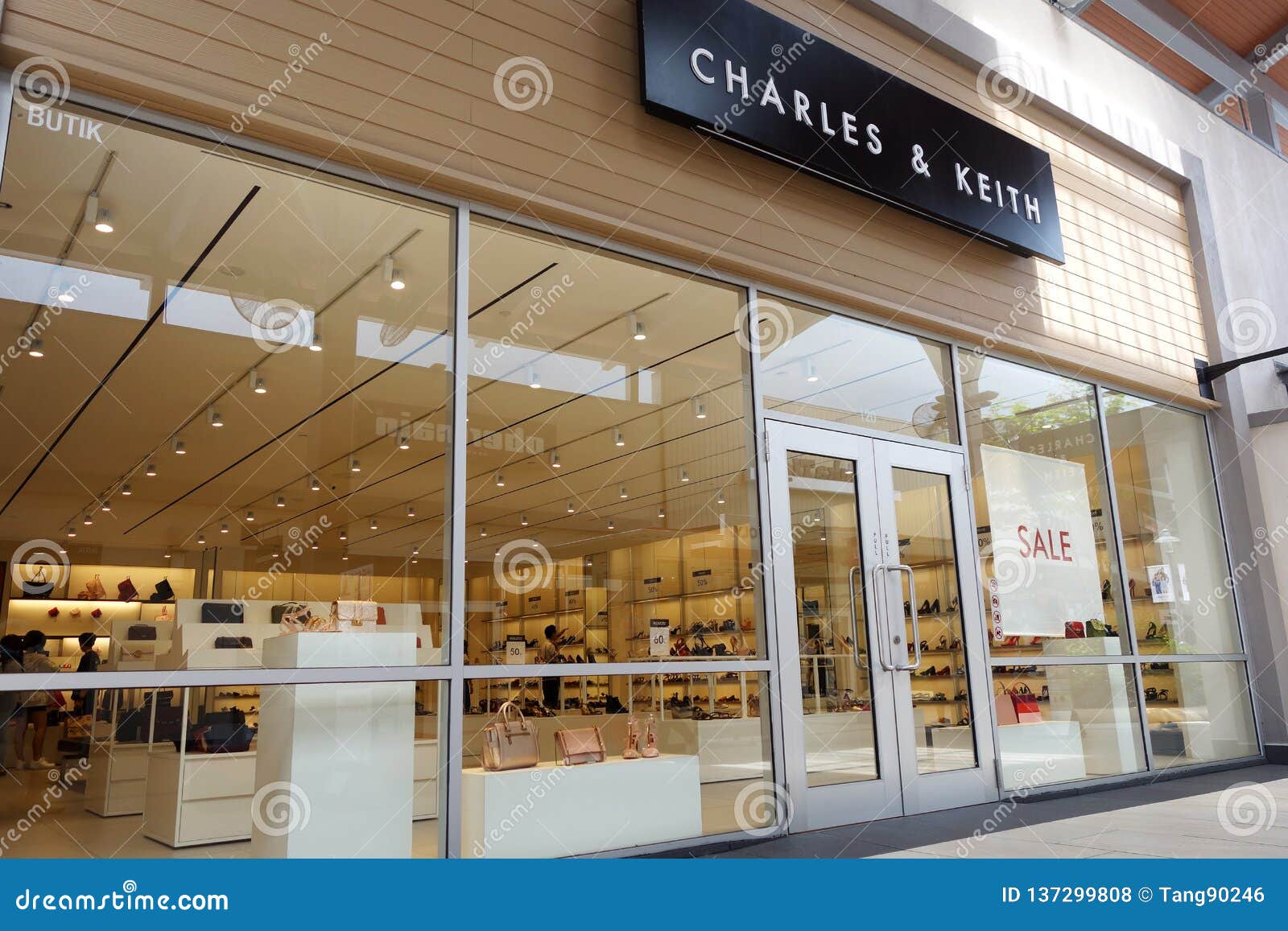 KUALA LUMPUR, MALAYSIA - DECEMBER 04, 2022: Charles And Keith Brand Retail  Shop Logo Signboard On The Storefront In The Shopping Mall Stock Photo,  Picture and Royalty Free Image. Image 205989133.