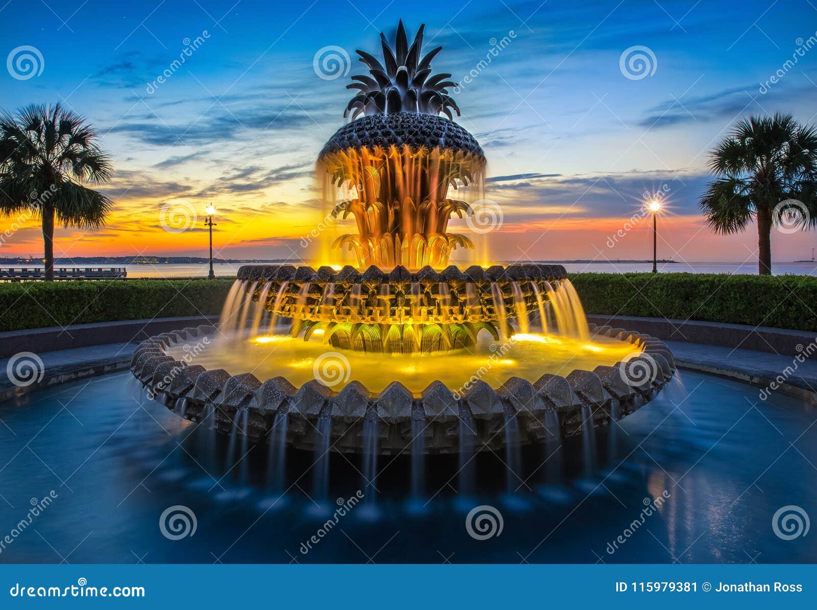 charleston, sc pineapple fountain