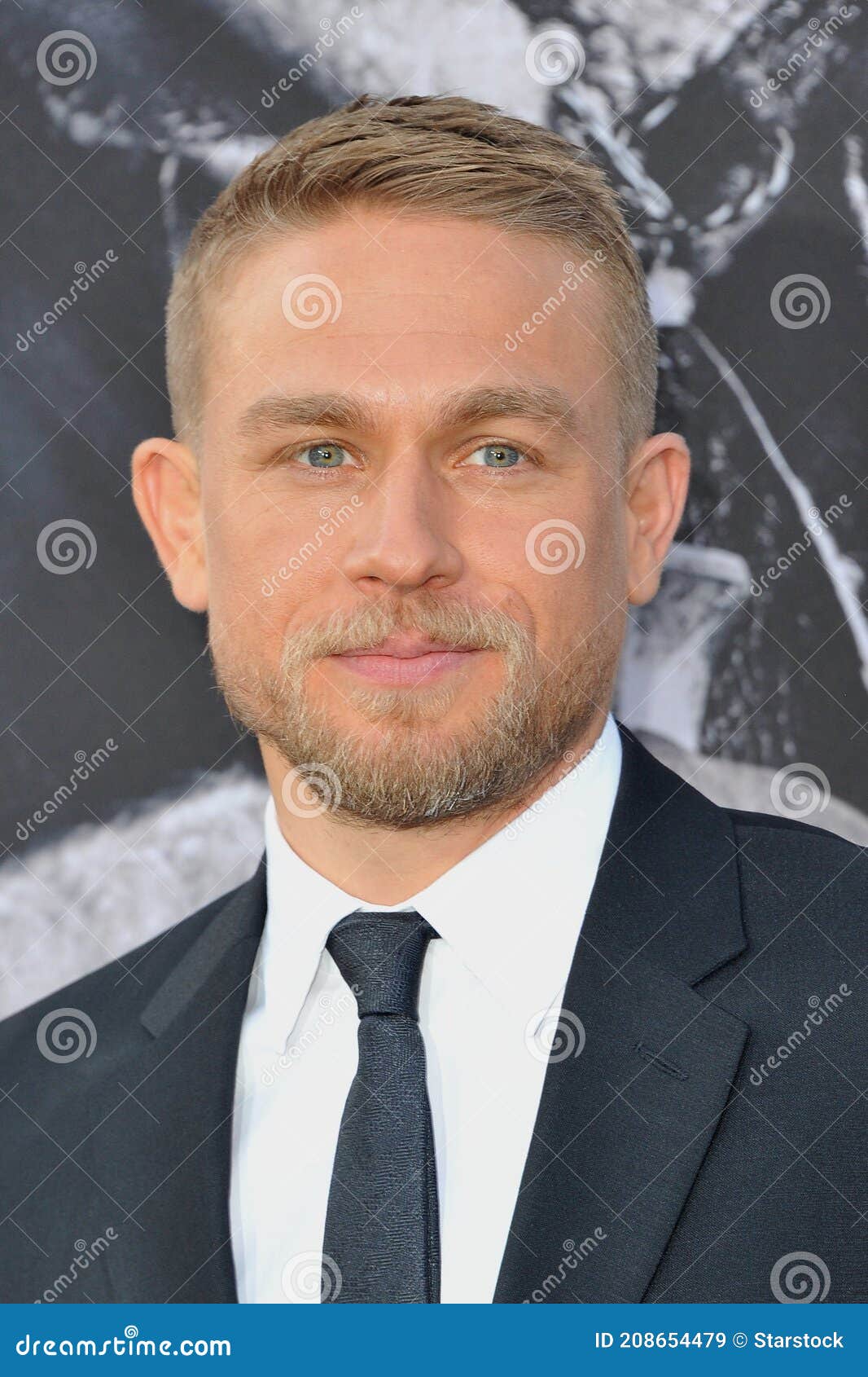 136 clips de vídeo e filmes de Charlie Hunnam - Getty Images