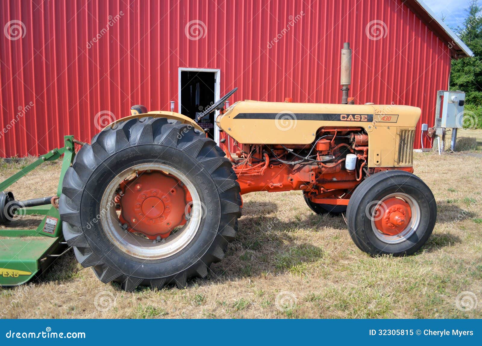 Chase Tractor editorial image. Image of plow, agriculture 32305815