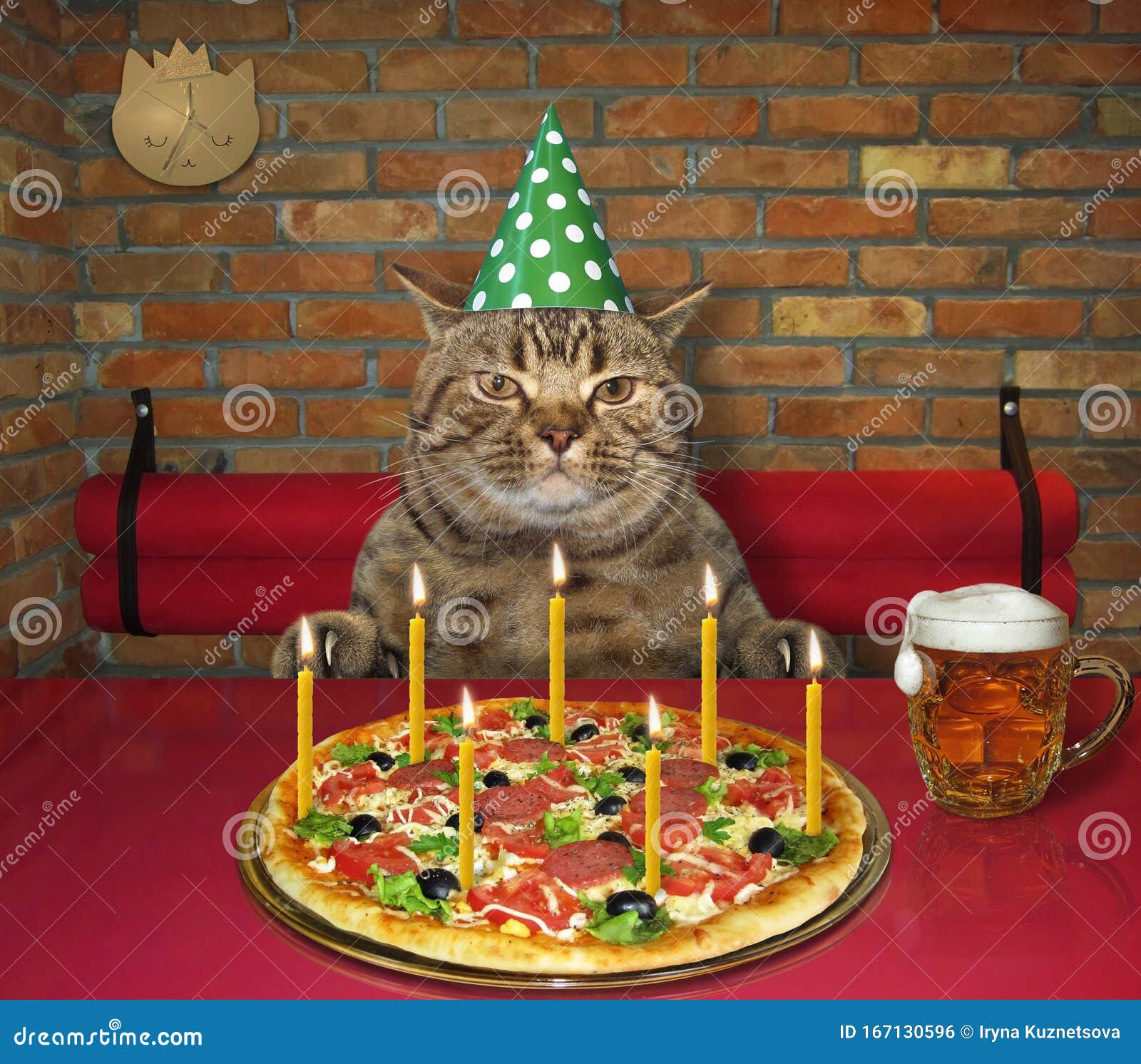 Chat De Manger De La Pizza Pour L Anniversaire 2 Photo Stock Image Du Assiette Alimentation Chat De Manger De La Pizza Pour L Anniversaire 2 Photo Stock Image Du Assiette Alimentation