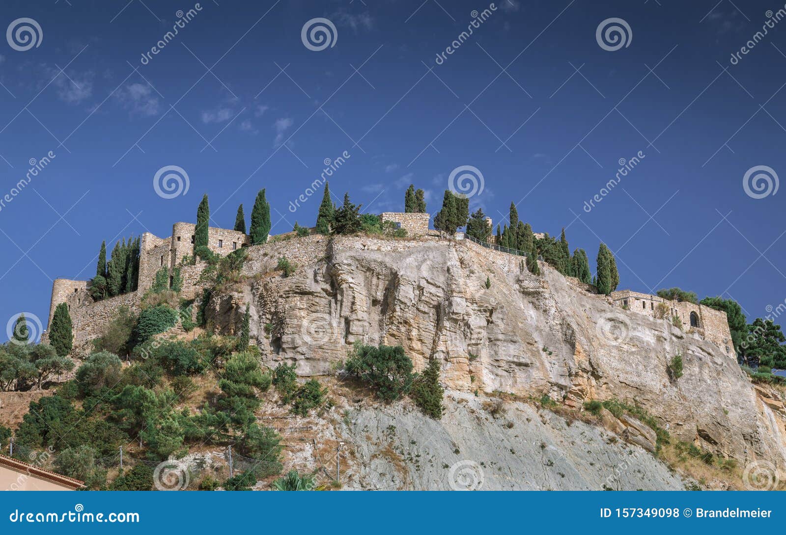 Chateau de Cassis editorial stock photo. Image of castle 157349098