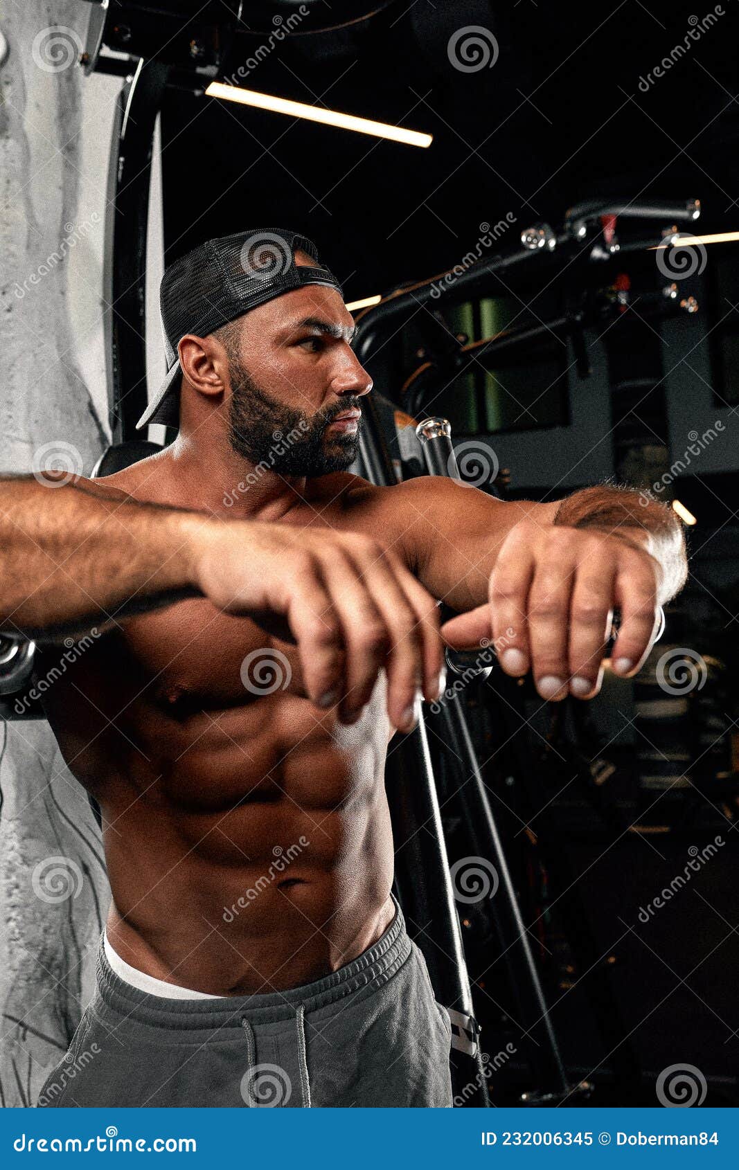 Photo de stock Brutal musicien de musculation homme athlétique