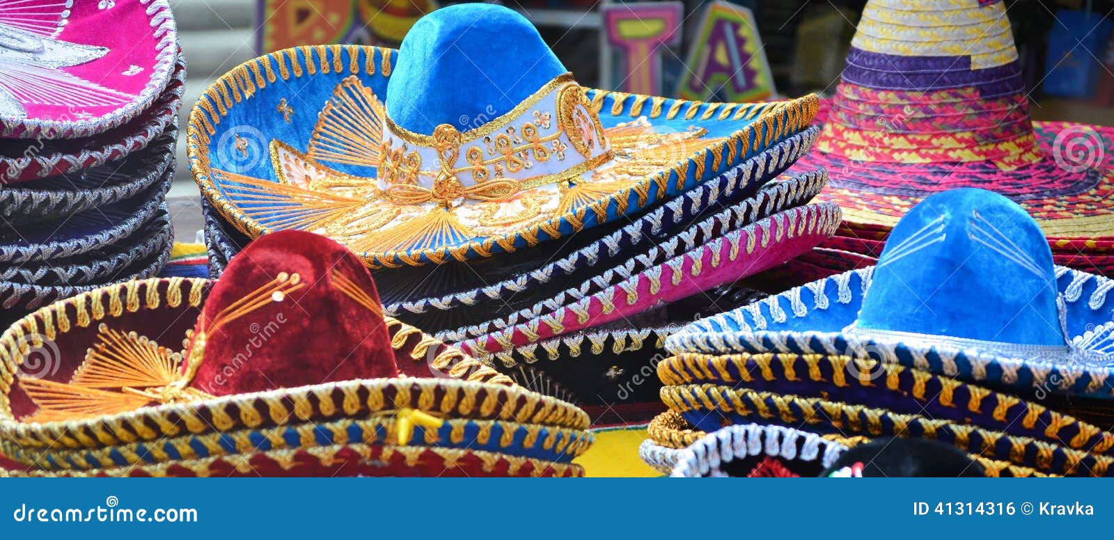 Cheap hats mexican стоковое фото. изображение насчитывающей способ