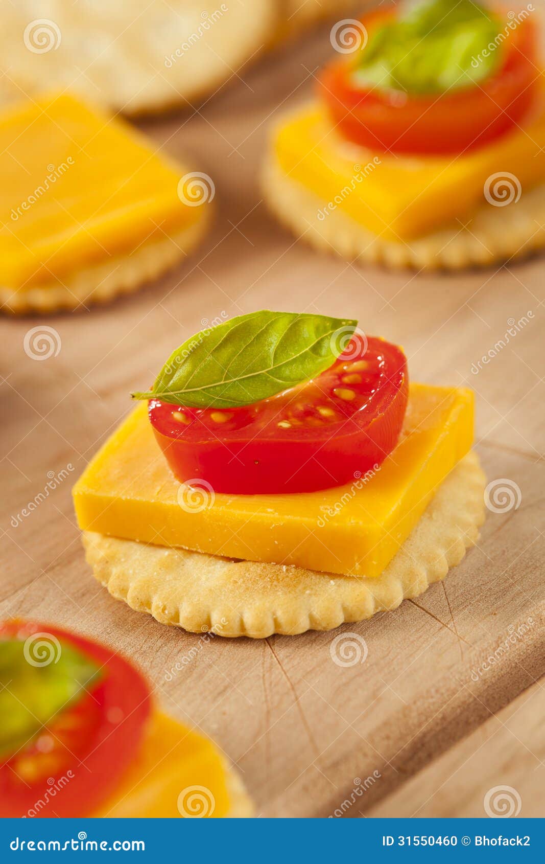 chedder cheese and cracker appetizer