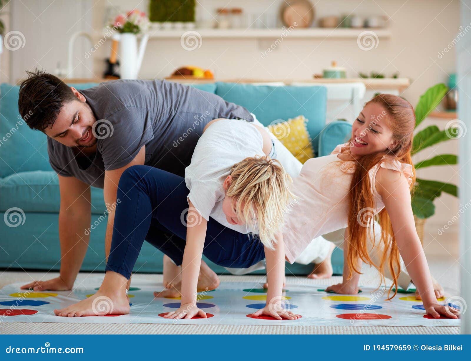 🍍Complete Twister Game for Family Fun!