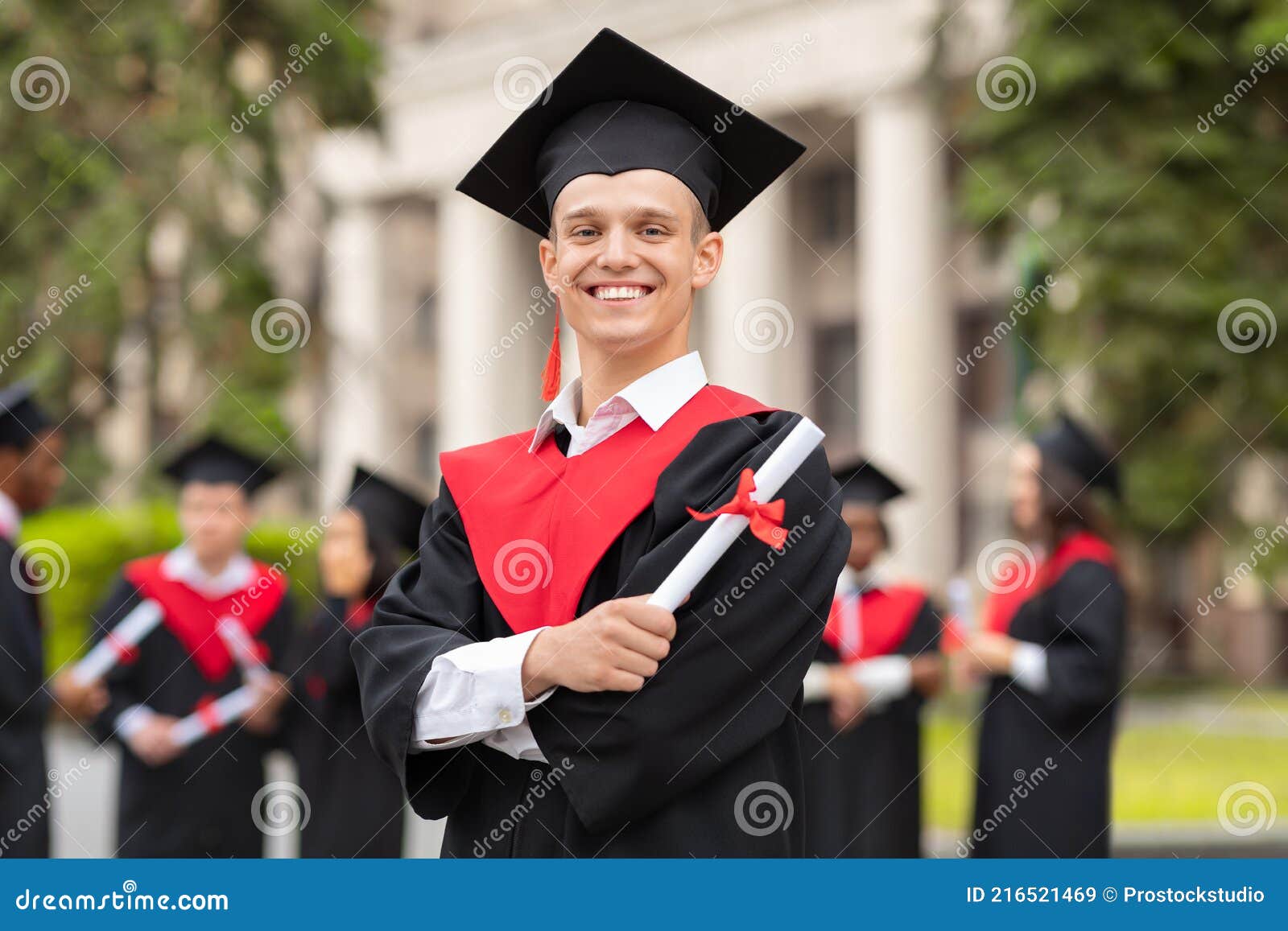 Grad Photo Poses for Men | Graduation photography poses, Graduation poses,  Graduation picture poses