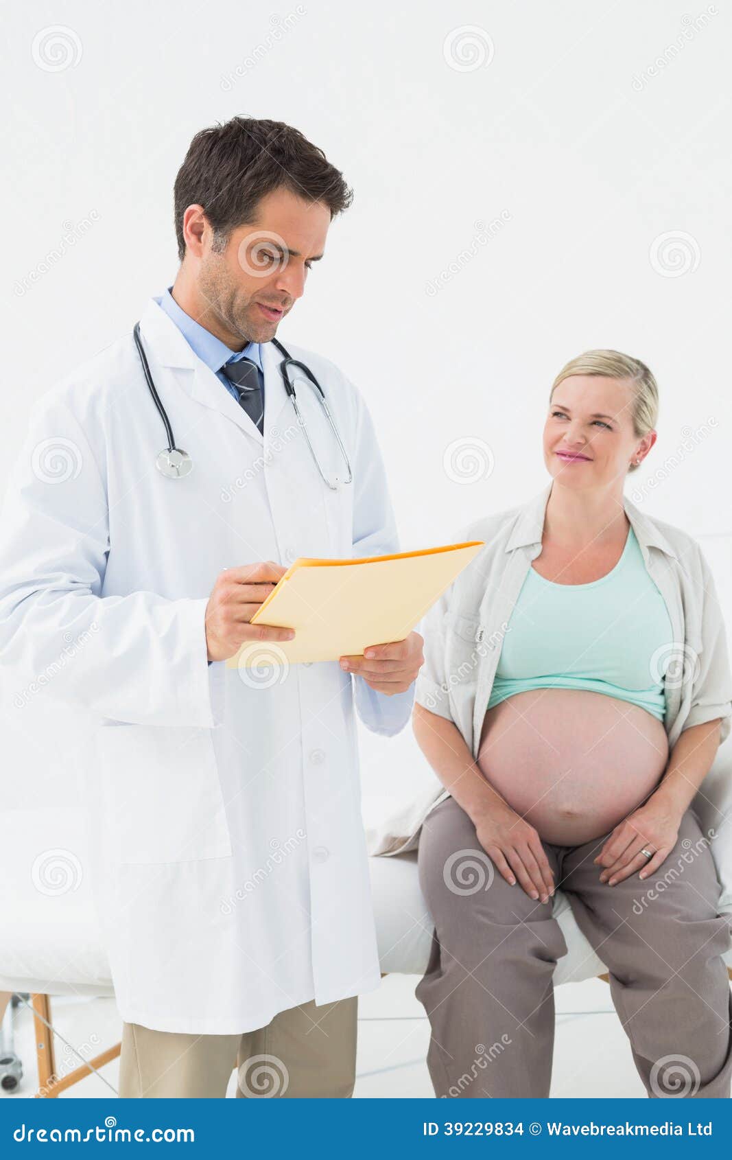 pregnate housewife gyno checkup