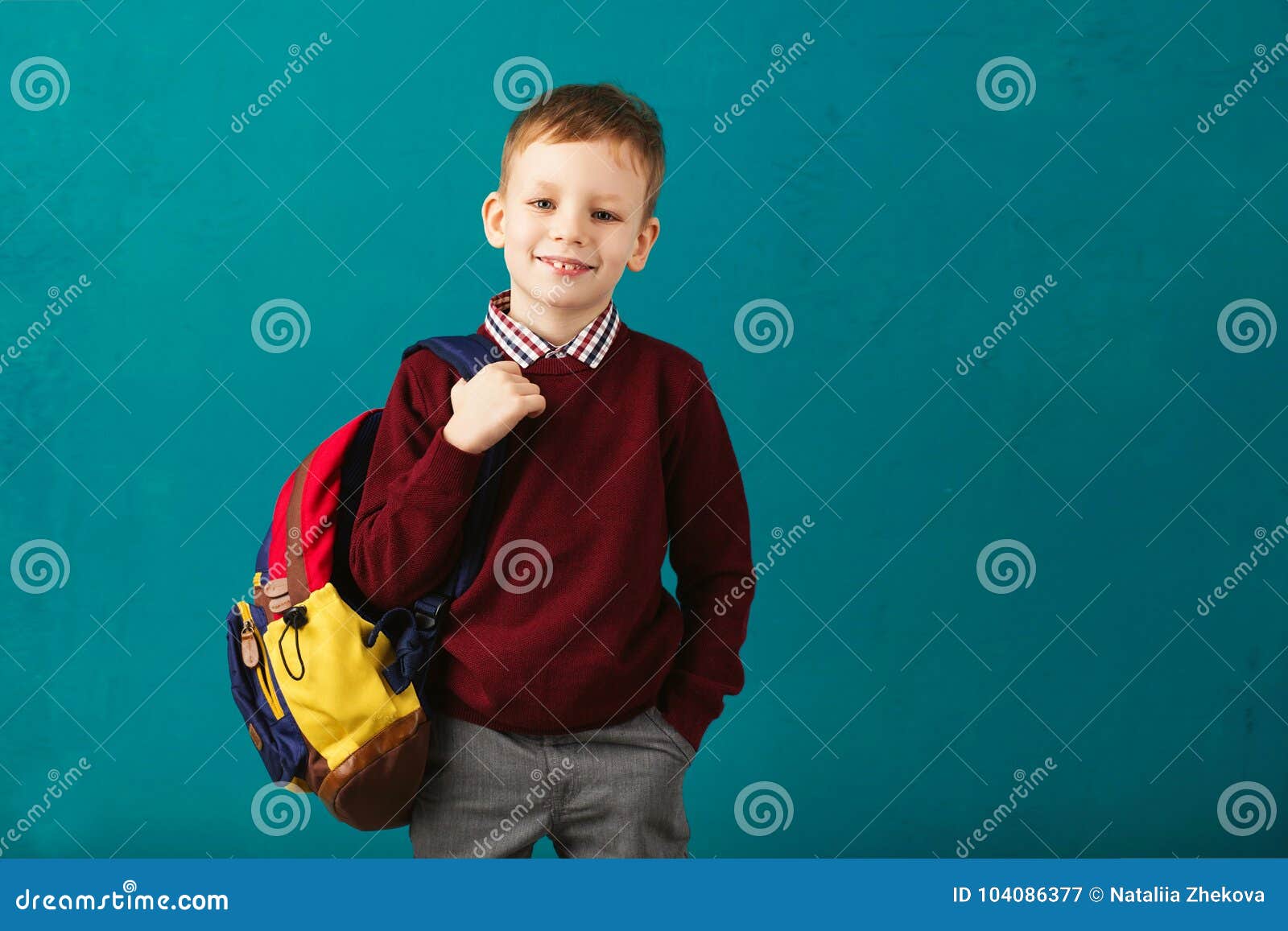 My school boy. Мальчик в школьной форме с рюкзаком модель. Мальчик с портфелем в школьной форме. Школьник с маленькой сумкой. Schoolboy with Backpack.