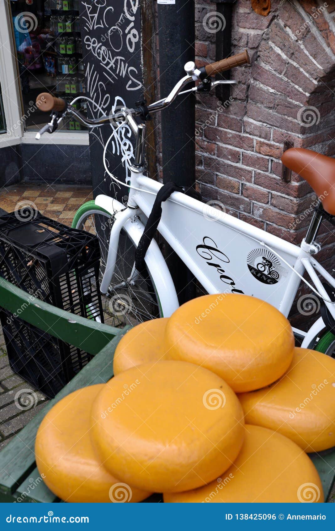 Cheese tasting, Amsterdam editorial photo. Image of bicycle 138425096