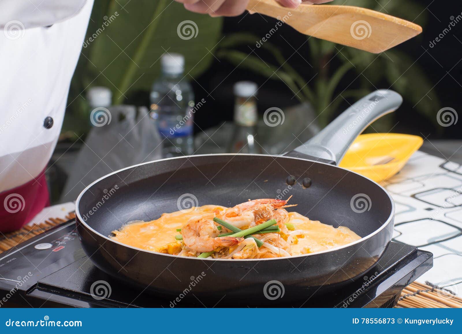 Chef Cooking Pad Thai Wraped Wuth Egg Stock Image Image of peanuts, asian 78556873