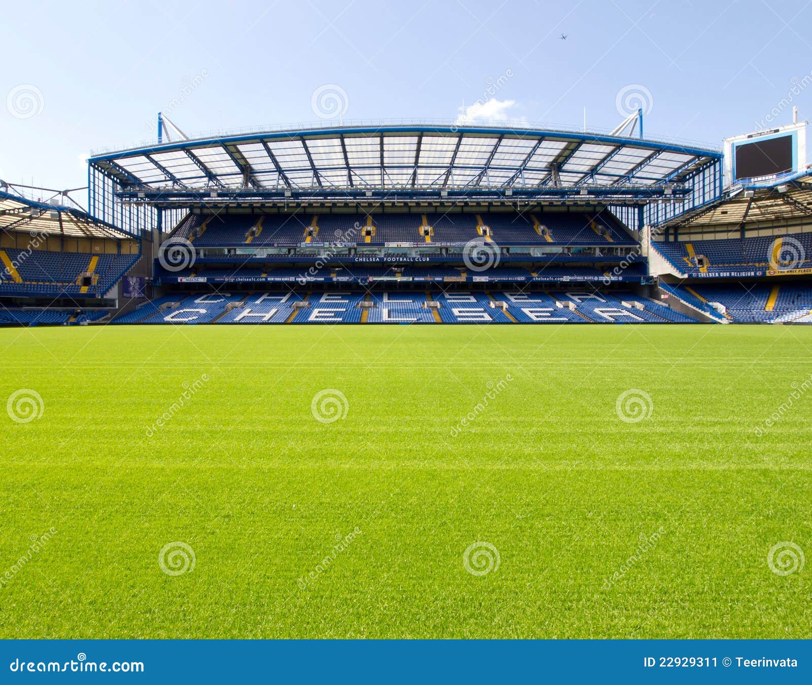 Stamford Bridge Stadium in Chelsea, London, UK Editorial Stock Photo -  Image of shirt, great: 219880443