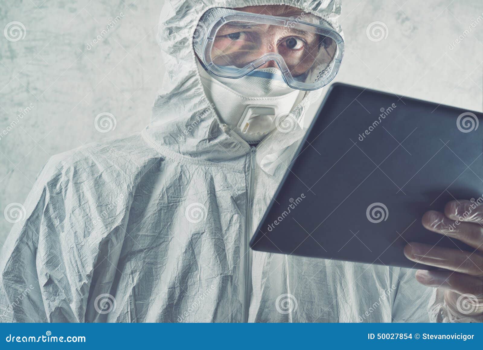 Chemical Scientist Using Digital Tablet Computer Stock Photo - Image of ...