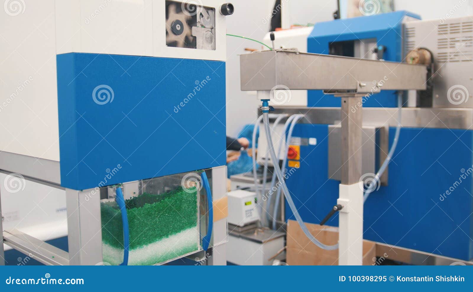 Chemidtry Industry Plastic Granules on Extruder for Making Plastics