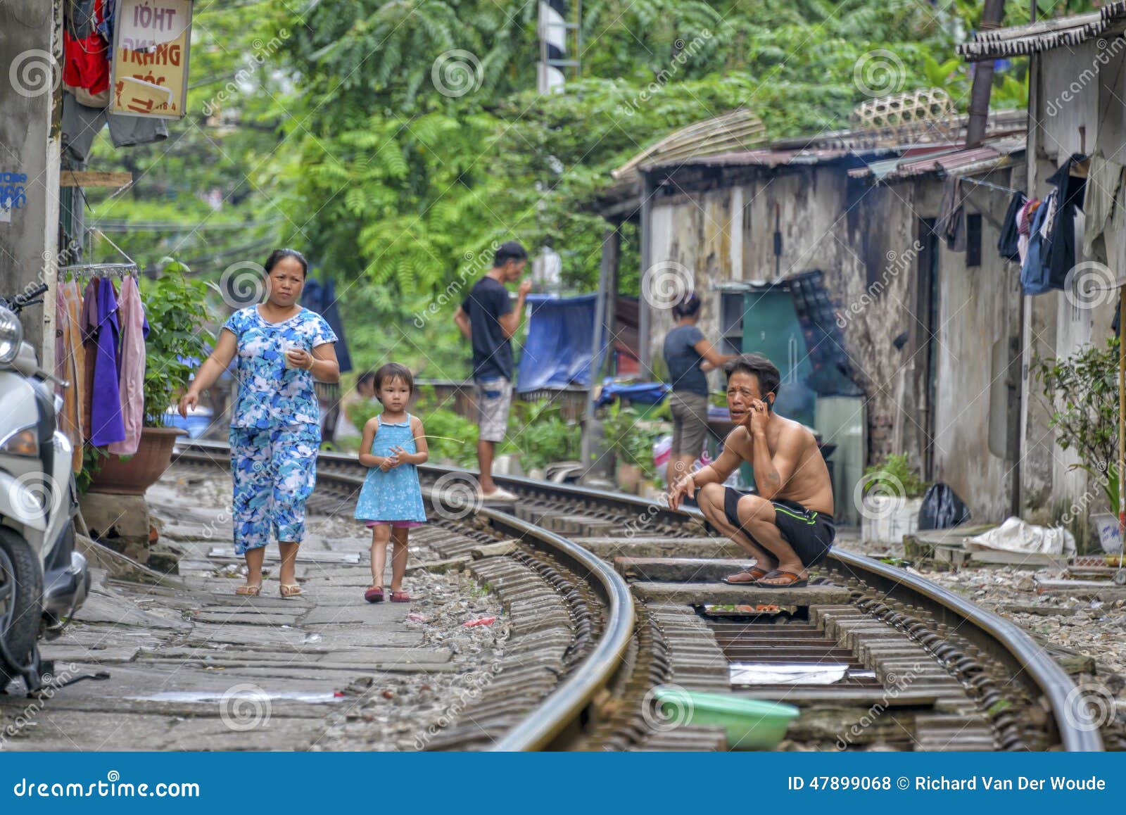 Chemin De Fer à Hanoï, Vietnam Photo stock éditorial Image du loisirs