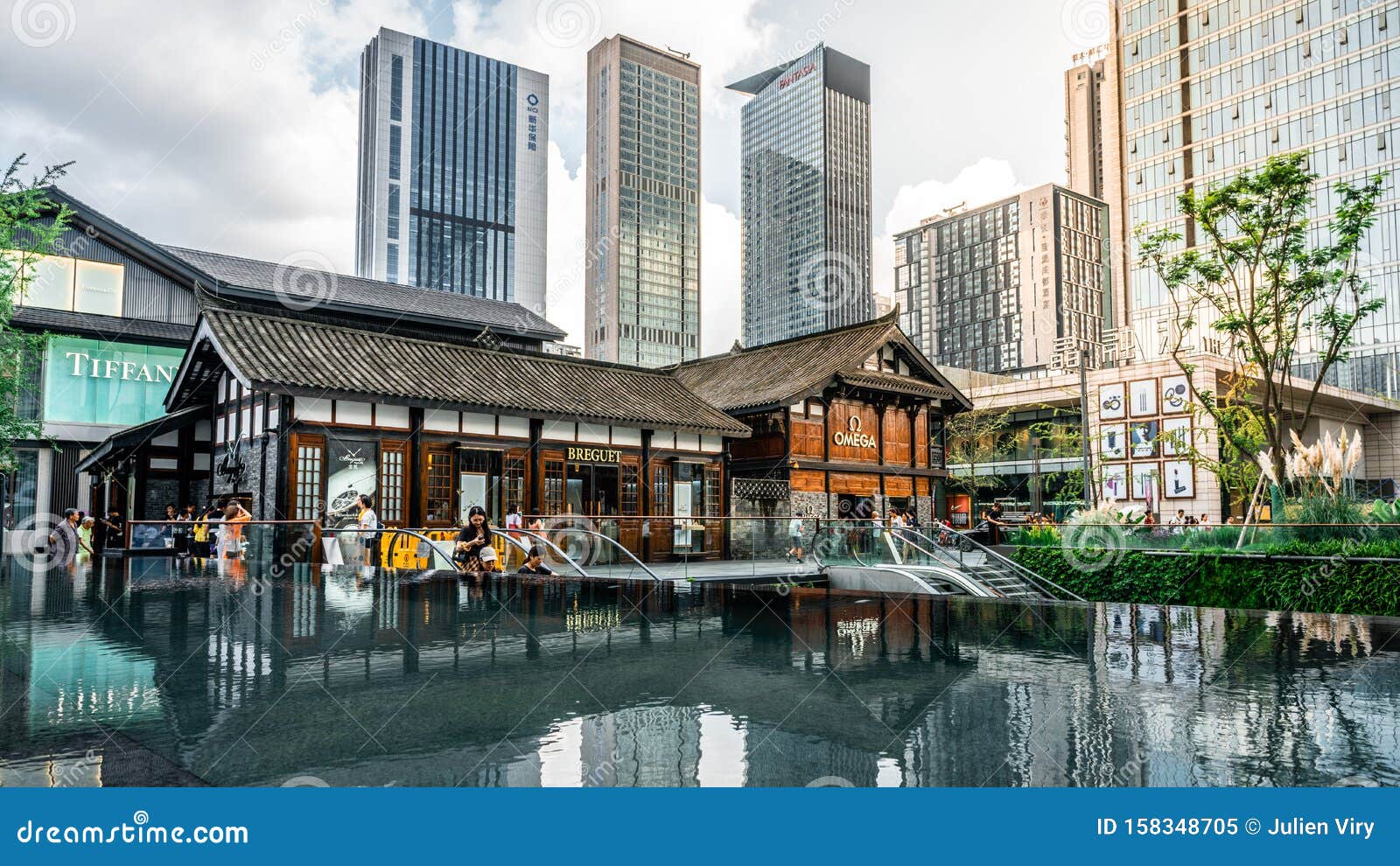 Chengdu Landmark Sino-Ocean Taikoo Li , China Editorial Stock Photo - Image  of mall, double: 142736958