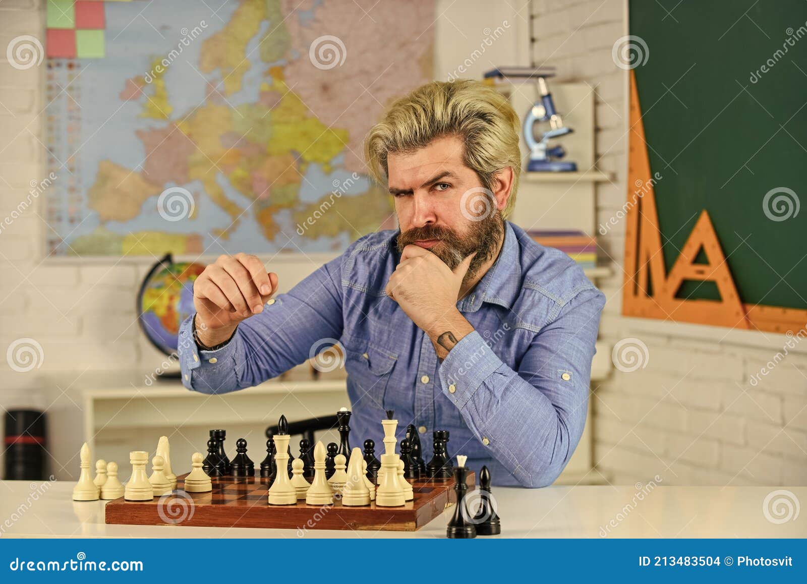 Chess federation hi-res stock photography and images - Page 2 - Alamy