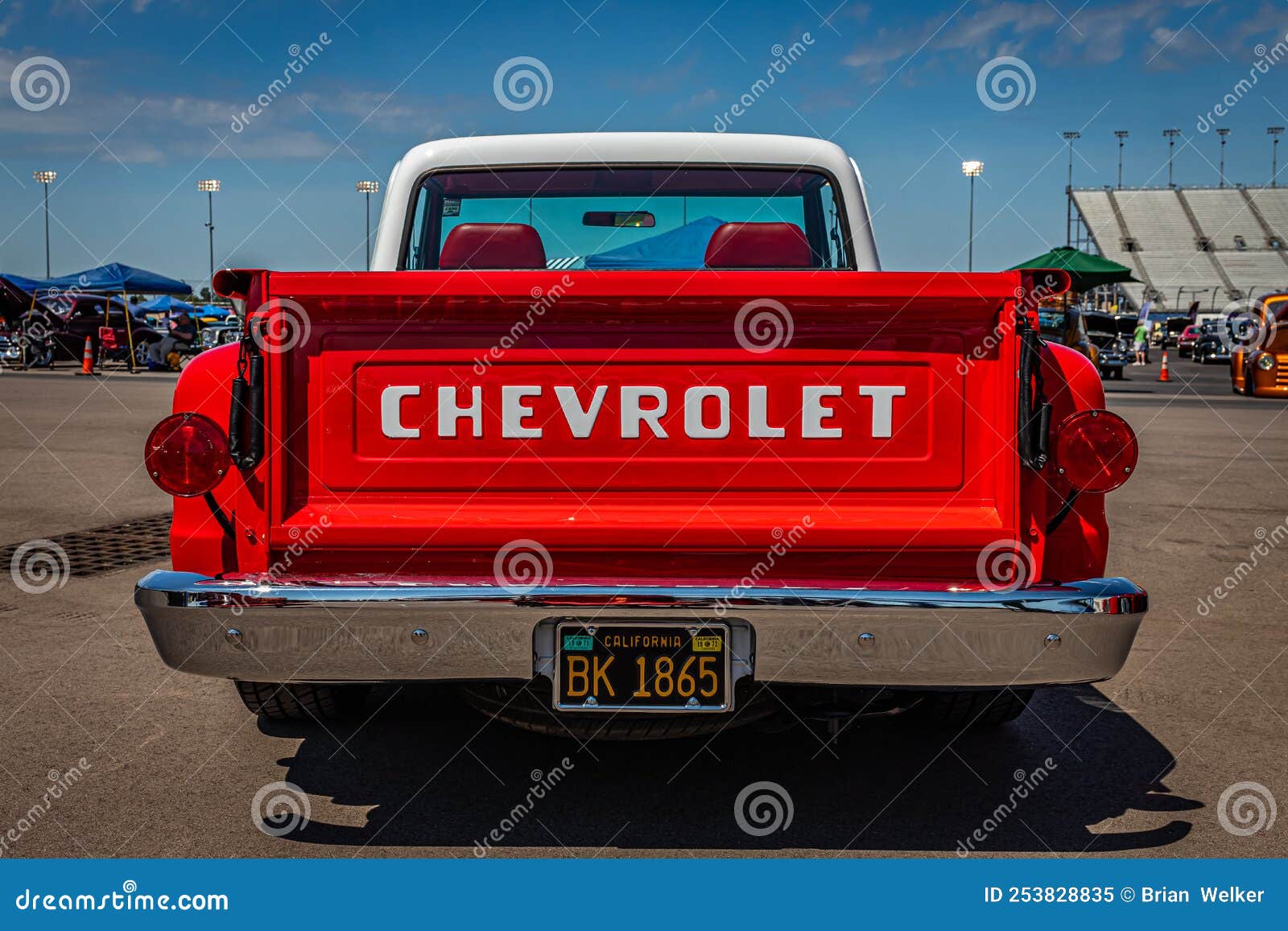 Heavy duty pickup truck hi-res stock photography and images - Alamy