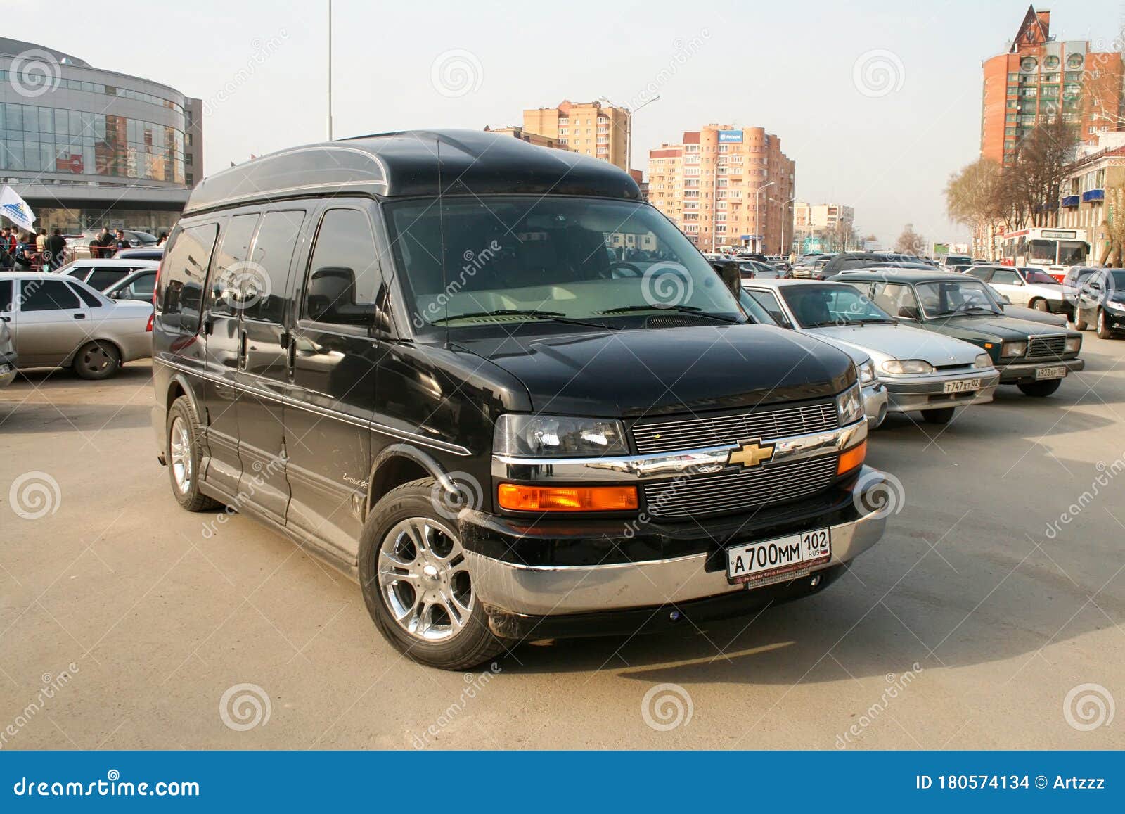 Chevrolet Express Explorer  xe van hàng khủng giá 15 tỷ tại Việt Nam   VnExpress