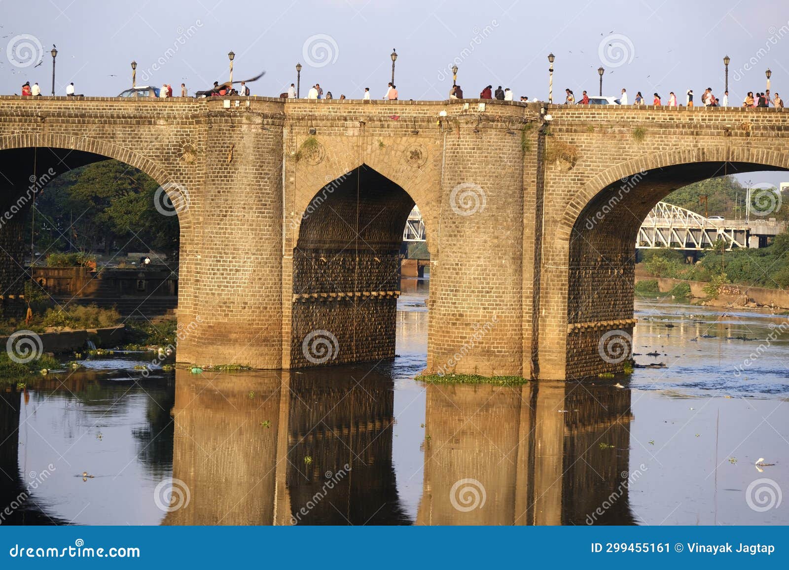 chhatrapati shivaji bridge built in 1924, this heritage bridge built during the british rule by raobahadur