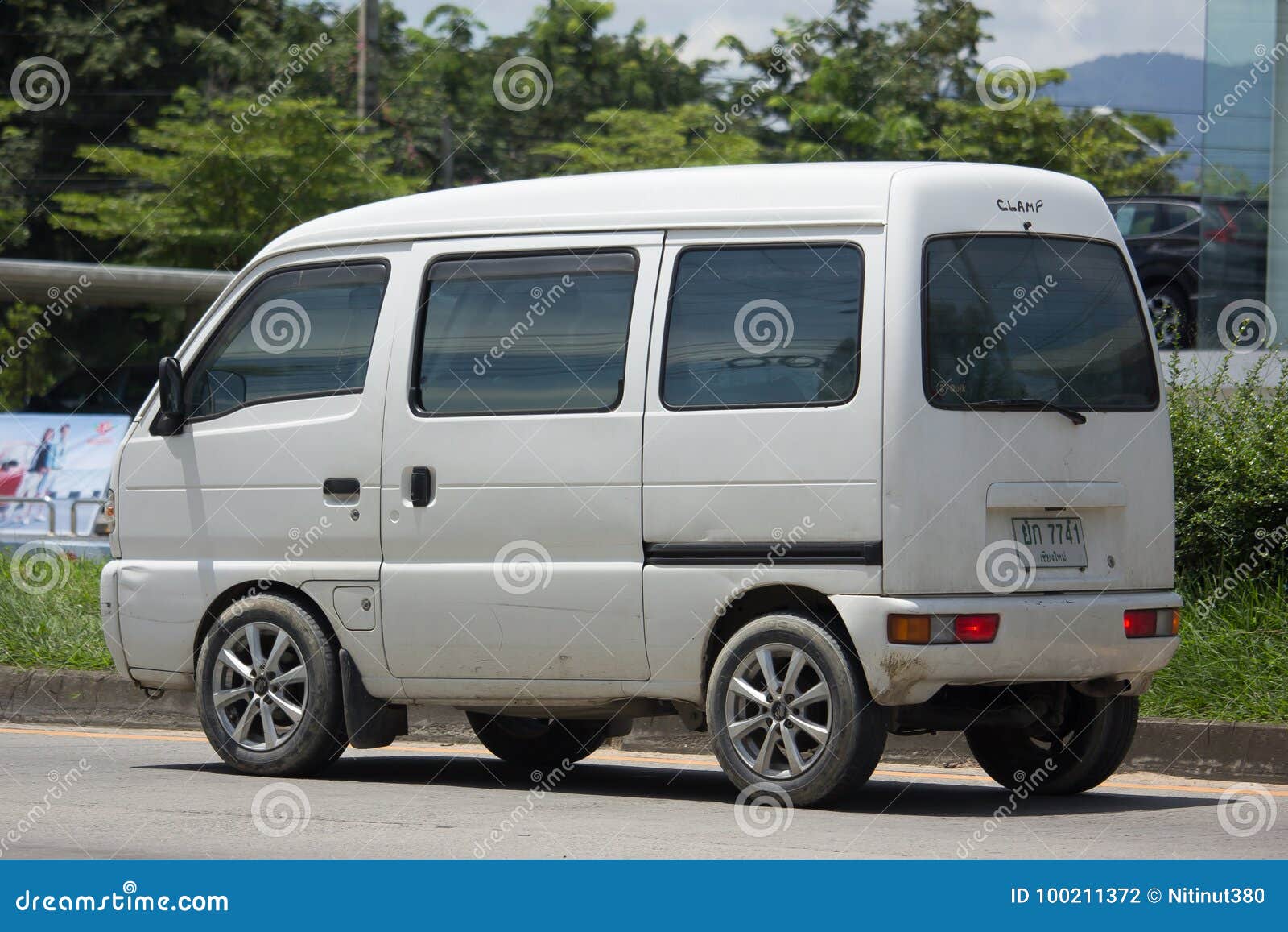 suzuki mini van