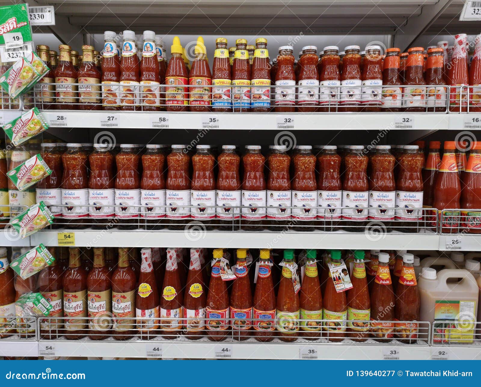 https://thumbs.dreamstime.com/z/chiang-rai-thailand-february-various-brands-red-hot-chilli-sauce-sold-supermarket-139640277.jpg