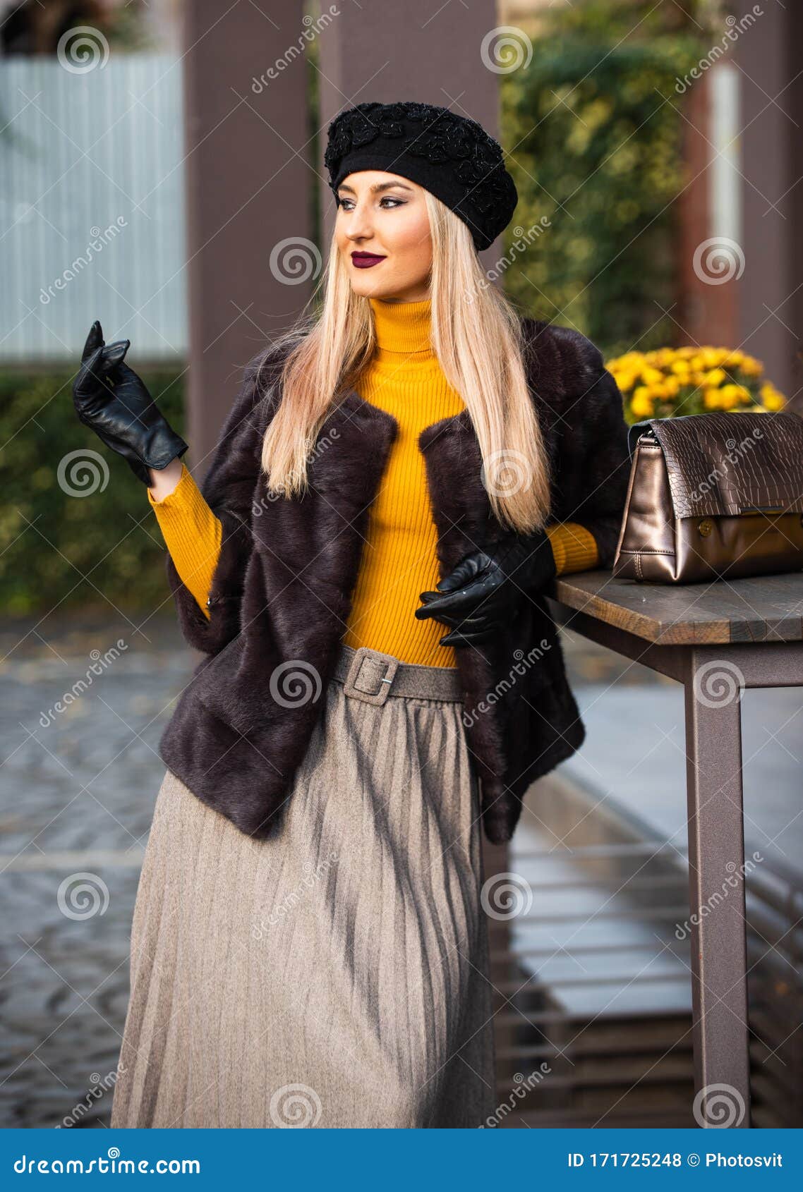 Los abrigos pelo más bonitos y elegantes del otoño