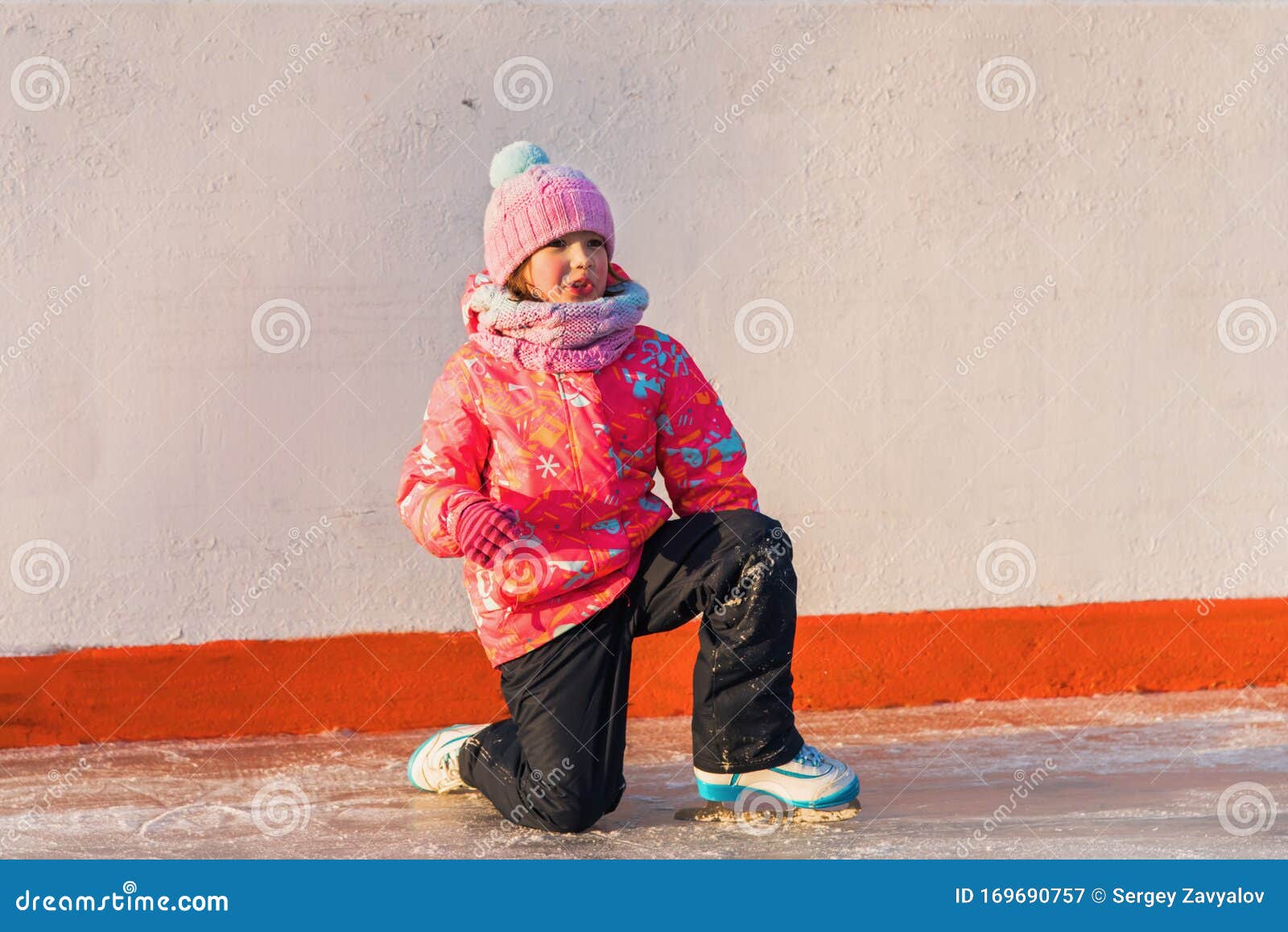 La Niña Patina Traje De Los Deportes De La Victoria Del Patinaje