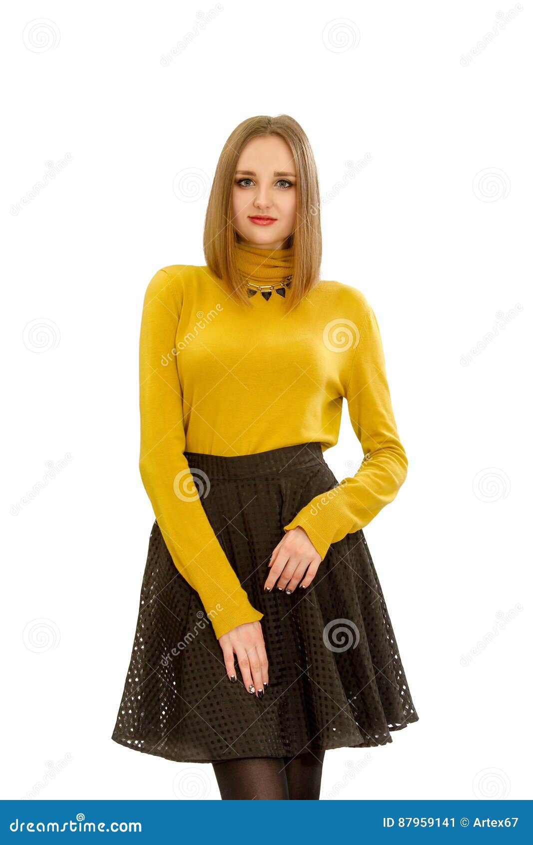 Chica Joven Hermosa En Un Suéter Amarillo Una Falda Negra Imagen de - Imagen de ropas, adulto: 87959141