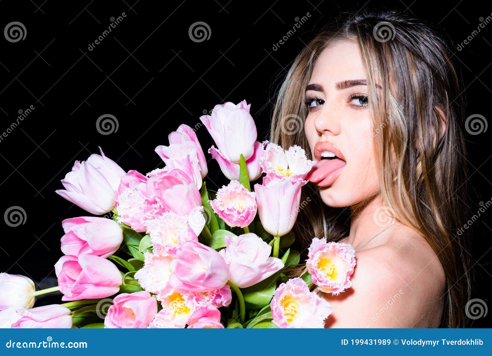Chica Sensual Sexy Con Flores De Lengua Imagen de archivo - Imagen de  lengüeta, mujer: 199431989