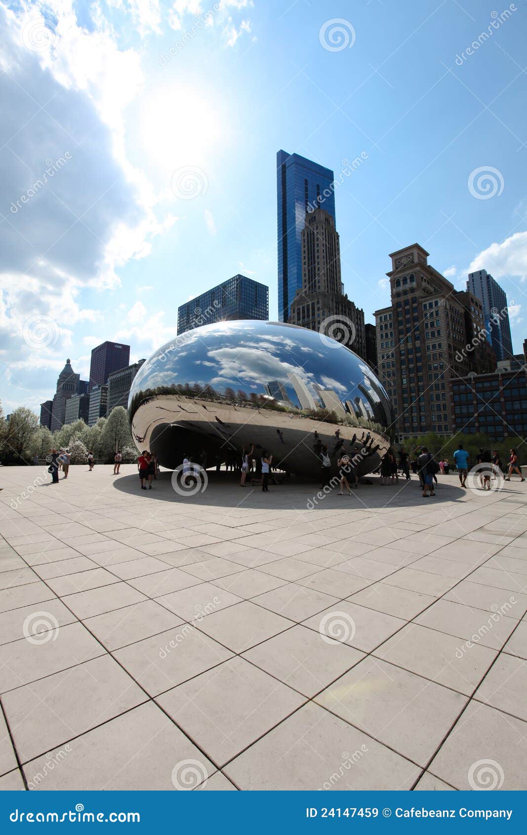 Chicago bean and skyline editorial stock image. Image of cloud 24147459