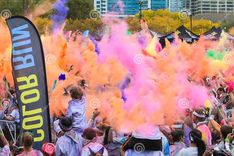 Chicago Color Run editorial photo. Image of happiness 27129321