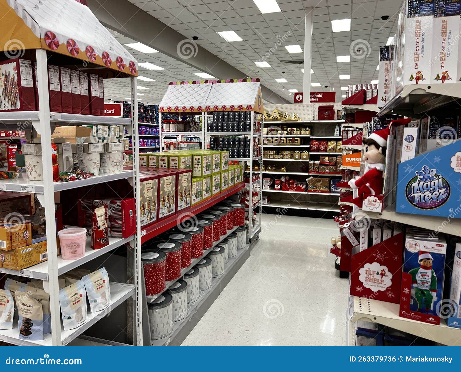 Holiday Baking and Decorating at Target Editorial Photo - Image of  christmas, festive: 263379736