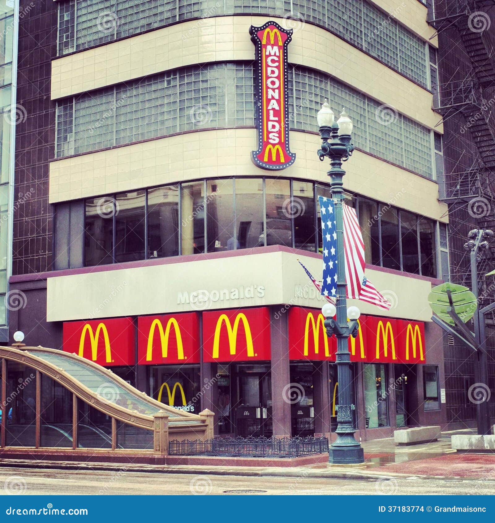 Chicago mcdonalds editorial stock image. Image of cafe 37183774
