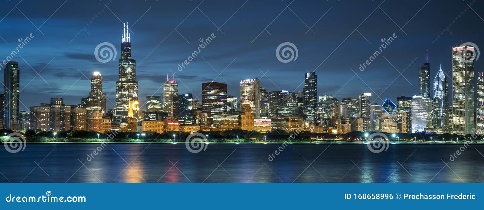 chicago skyline by night, panoramic view