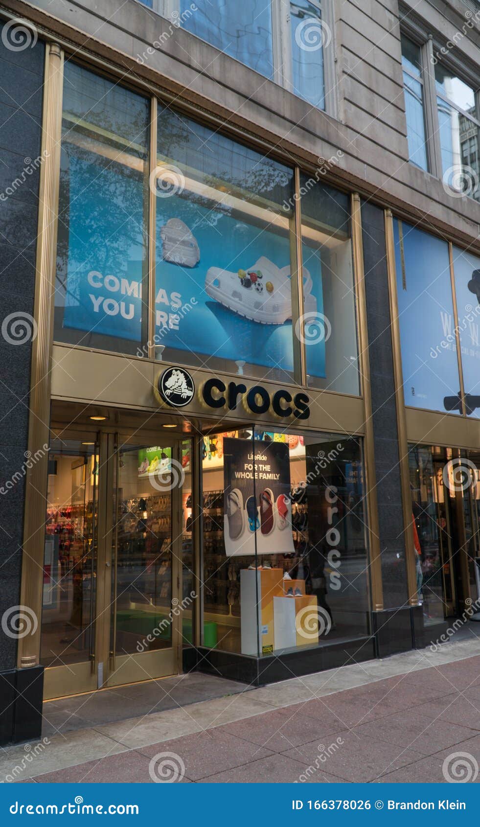 crocs location