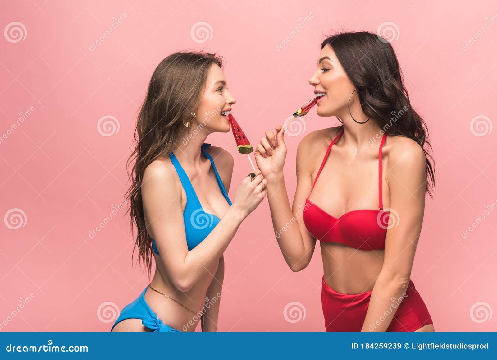 atleta Accor Escalera Chicas Guapas Comiendo Bikini Sandía Lollipops Aisladas En Rosa Imagen de archivo - Imagen de sabroso, bikini: 184259239 atleta Accor Escalera Chicas Guapas Comiendo Bikini Sandía Lollipops Aisladas En Rosa Imagen de archivo - Imagen de sabroso, bikini: 184259239