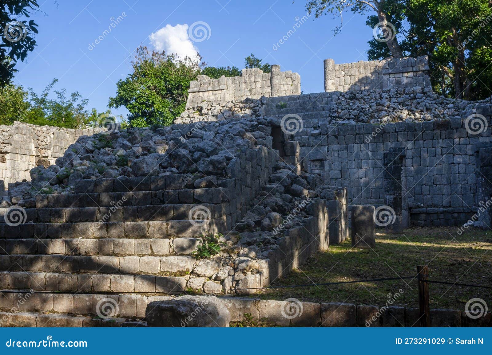chichen itza ruins, observatorio de caracol, tinum, yucatan, mexico