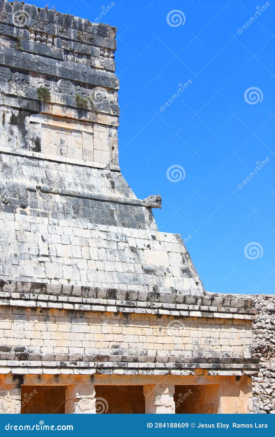 chichenitza mayan pyramids in yucatan, mexico xx