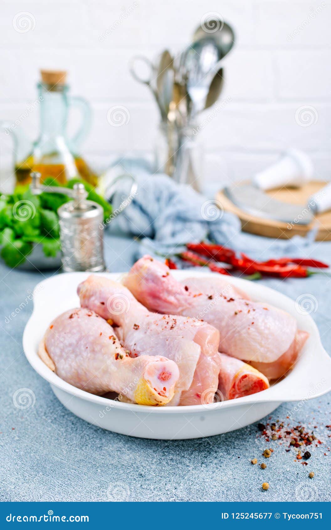 Chicken legs with spinach stock image. Image of dinner 125245677