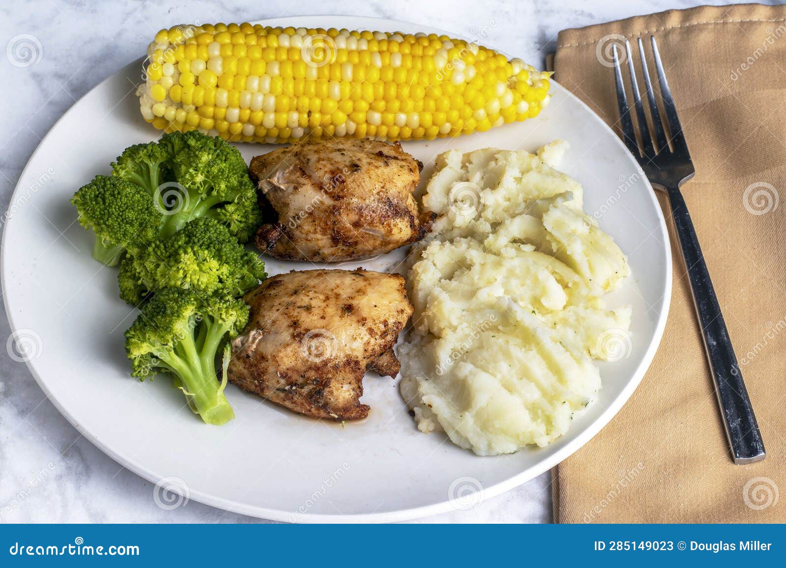 Chicken Thighs with Mashed Potatoes and Broccoli Stock Image Image of potatoes, food 285149023