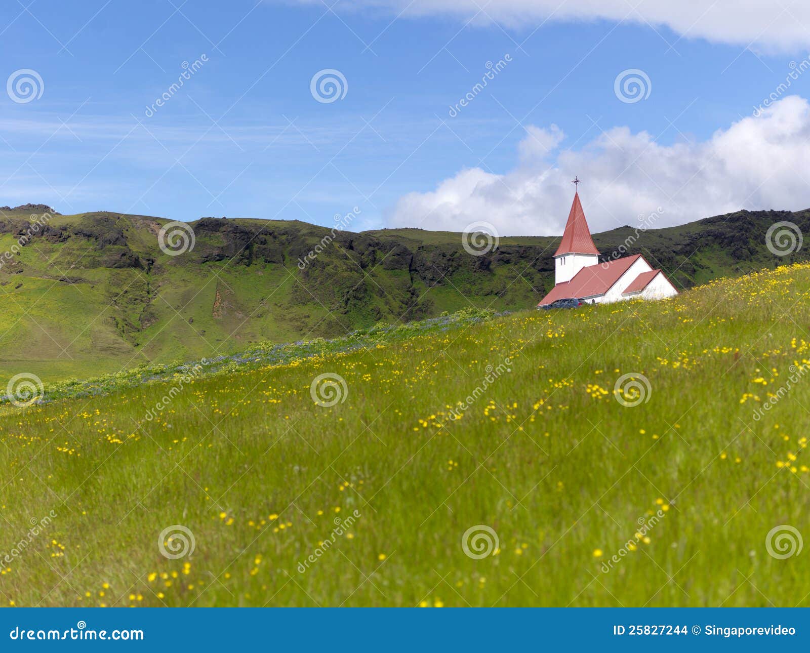 Chiesa Alla Parte Superiore Di Una Collina Fotografia Stock - Immagine ...