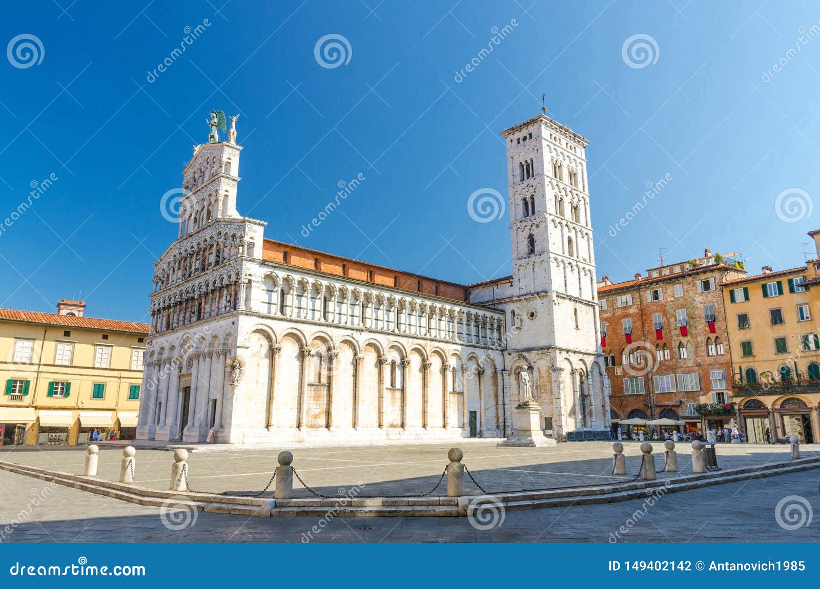 chiesa di san michele in foro st michael roman catholic church basilica on piazza san michele square in lucca