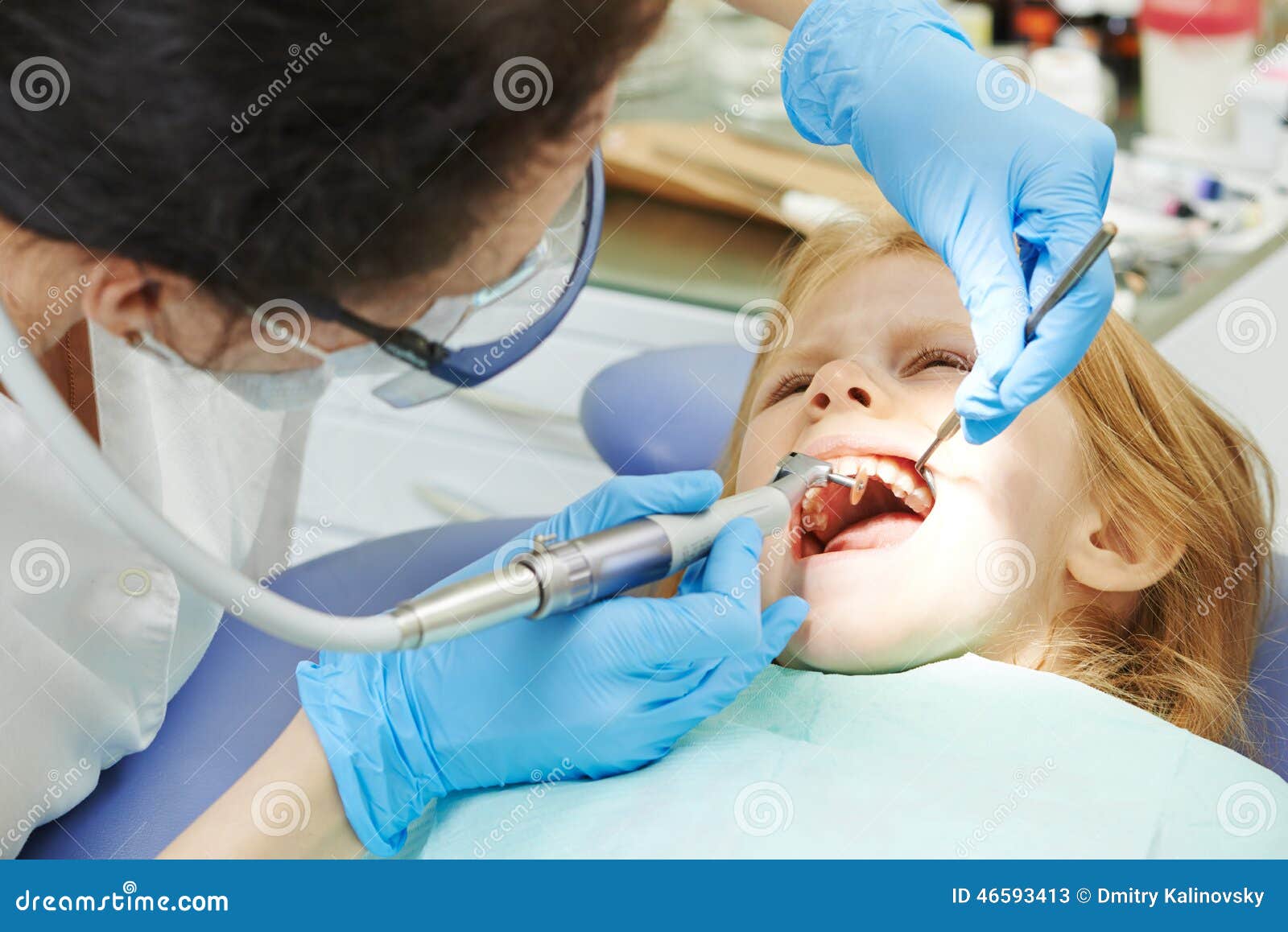 child-dental-care-dentist-orthodontist-female-doctor-making-to-patient-working-place-46593413.jpg