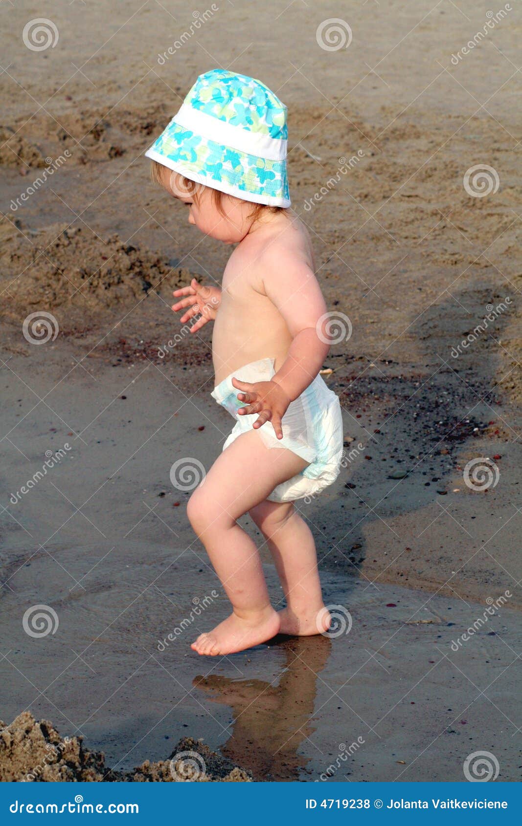 Child In Diapers At Beach Royalty Free Stock Photos Image 4719238