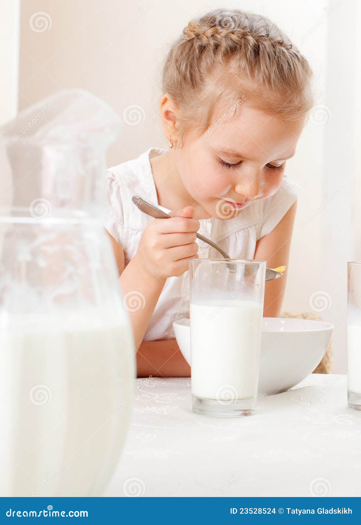 Child eat breakfast stock photo. Image of people, pouring - 23528524